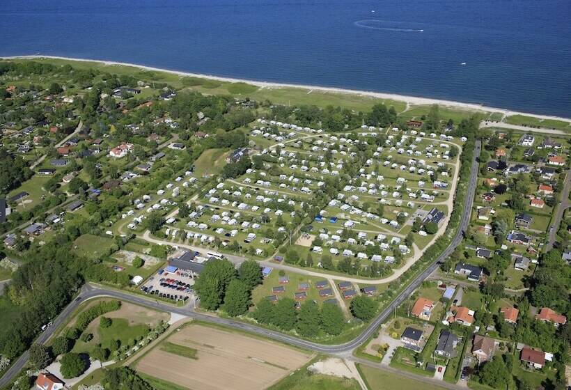 فندق First Camp Ajstrup Strand