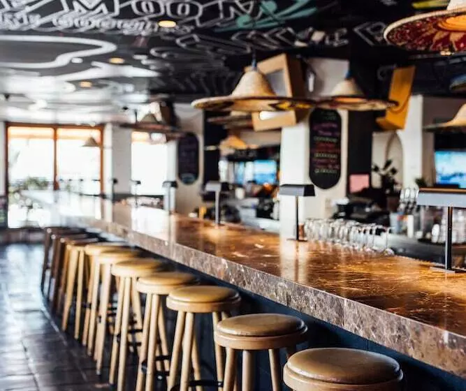 ホテル Mama Shelter La Hollywood