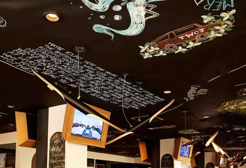 בית מלון כפרי Mama Shelter La Hollywood