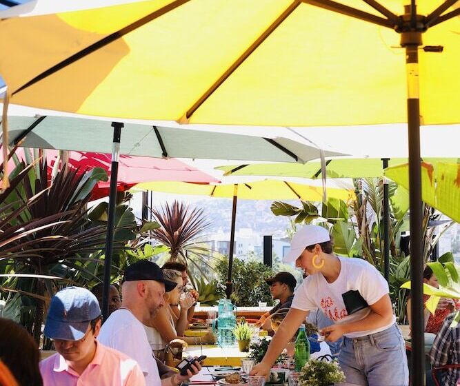 בית מלון כפרי Mama Shelter La Hollywood