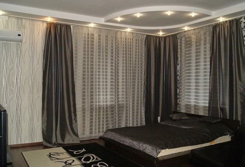 فندق Piramida Business