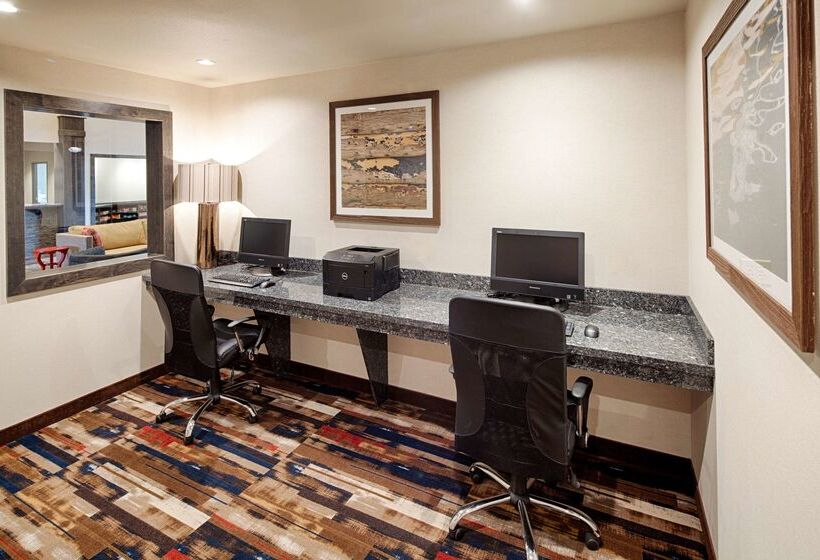 ホテル Red Lion Ridgewater Inn & Suites Polson