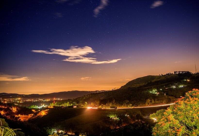 Otel Refugio Vista Serrana