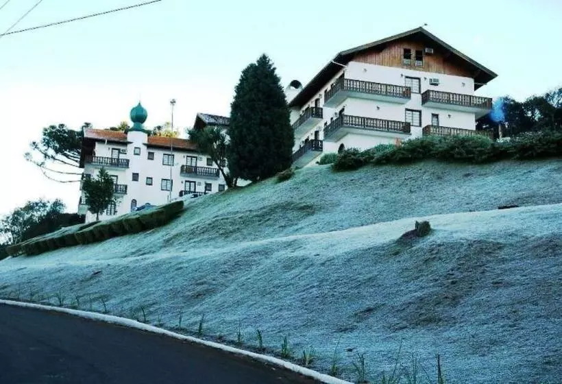 Отель Treze Tilias Park