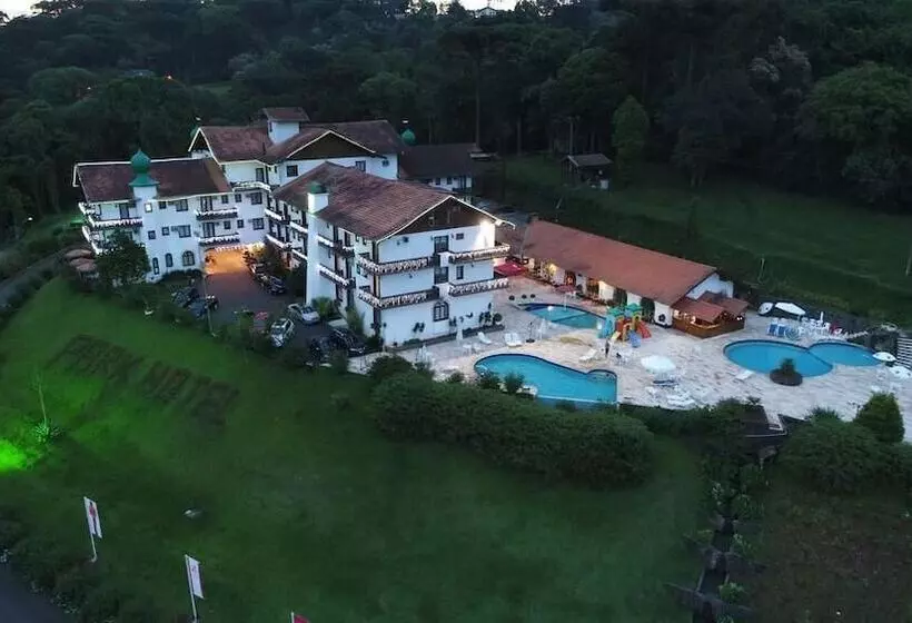 Отель Treze Tilias Park