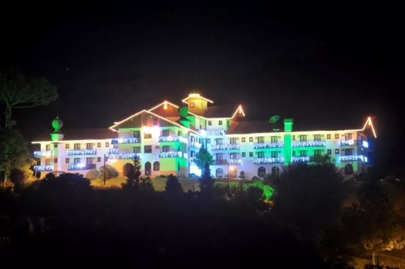 Отель Treze Tilias Park