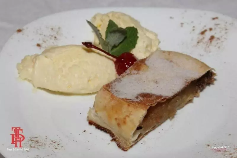 Отель Treze Tilias Park