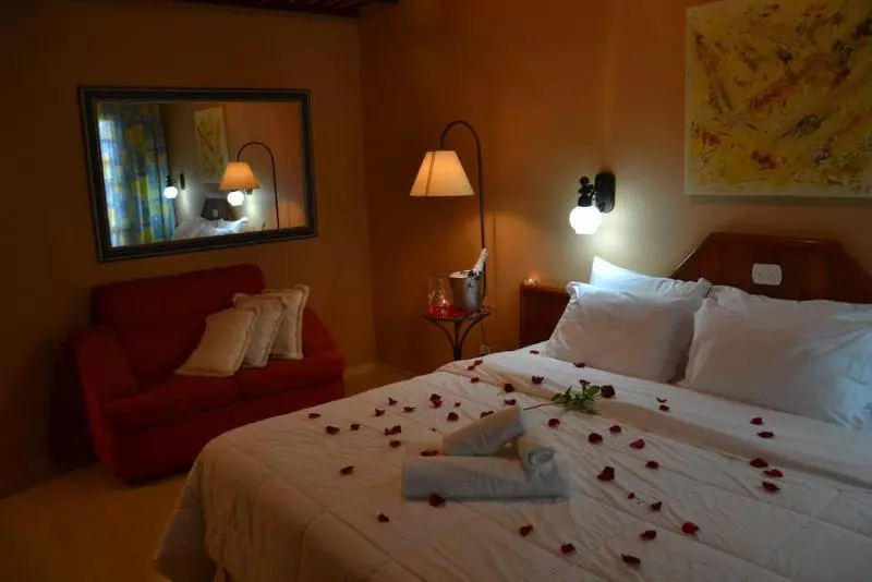 Отель Treze Tilias Park