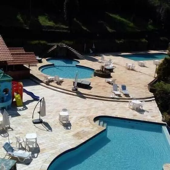 Отель Treze Tilias Park