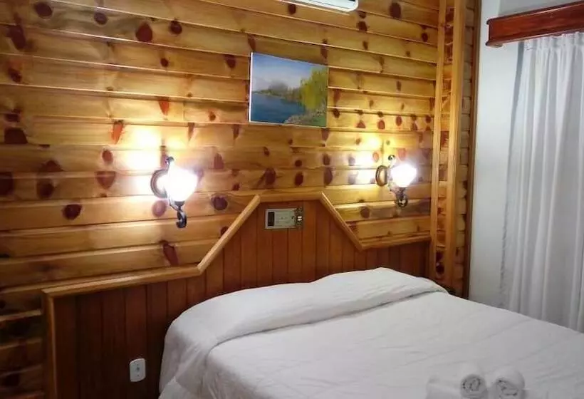 Отель Treze Tilias Park