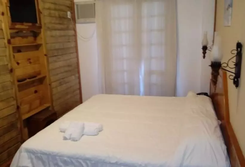 Отель Treze Tilias Park