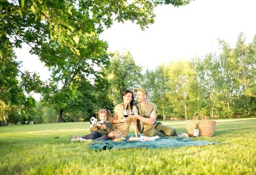 בית מלון כפרי Velich Country Club