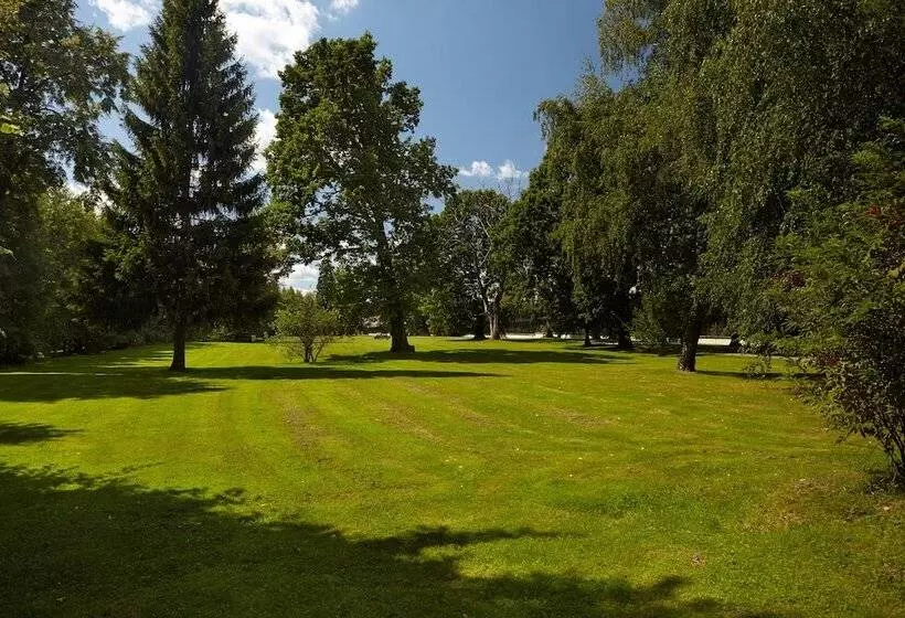 Отель Velich Country Club