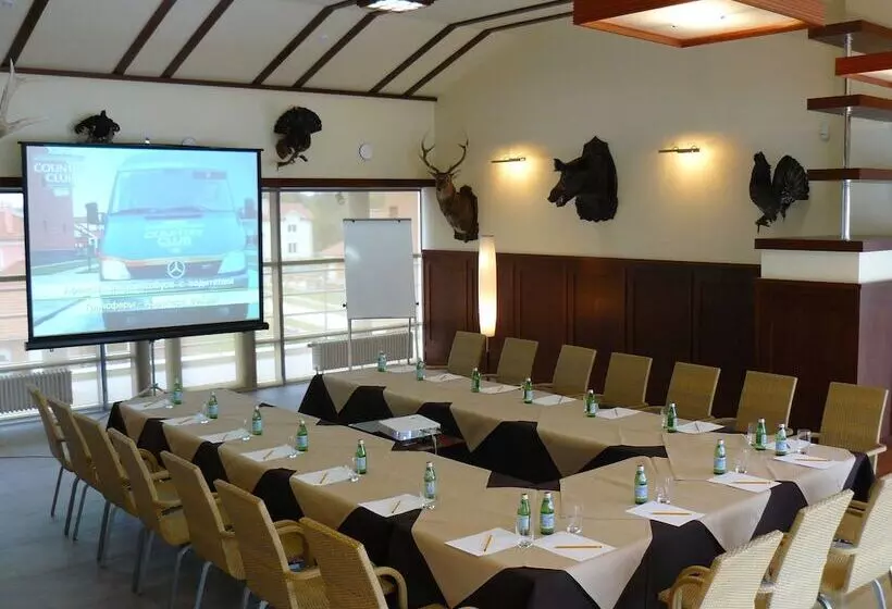 Отель Velich Country Club