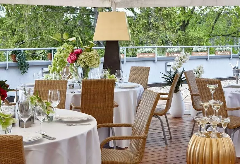 Отель Velich Country Club