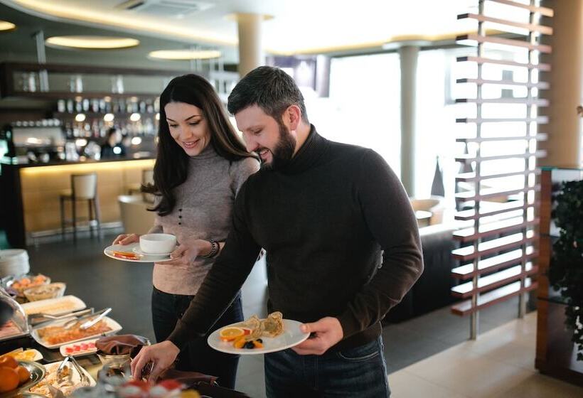 בית מלון כפרי Velich Country Club