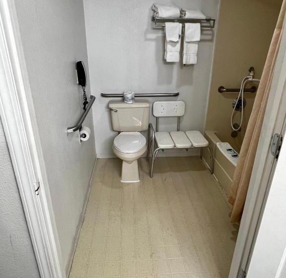 מוטל Rodeway Inn