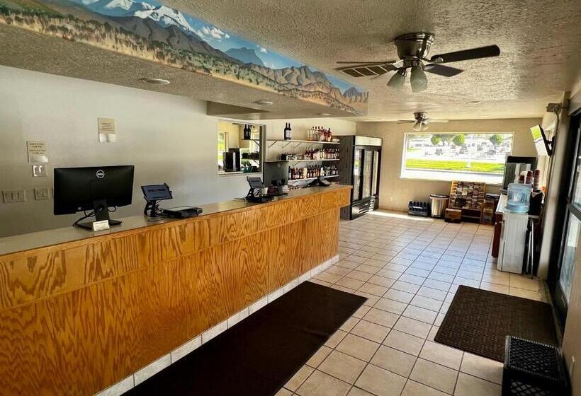 מוטל Rodeway Inn