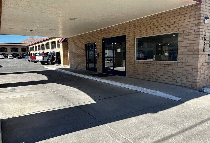 מוטל Rodeway Inn