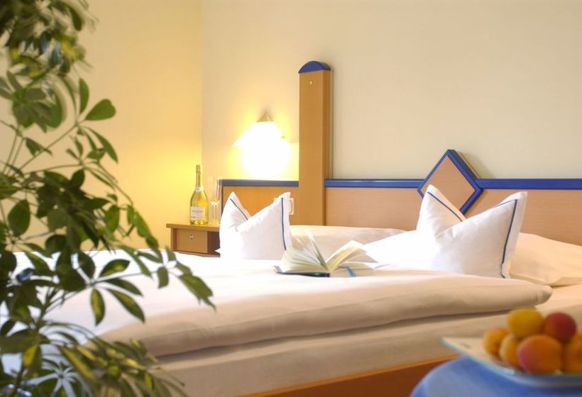 Отель Emmaquelle