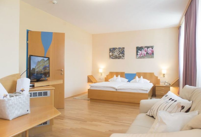 Отель Emmaquelle