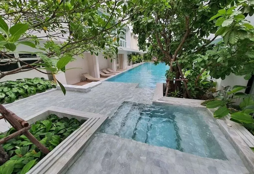 ユースホステル Chern Bangkok