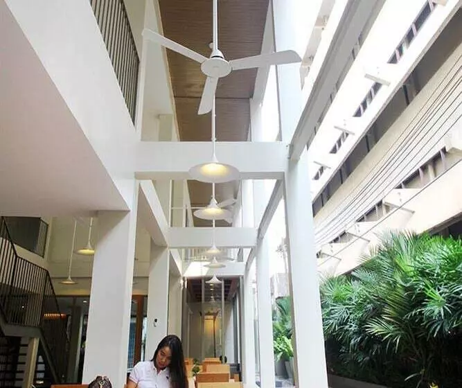 ユースホステル Chern Bangkok