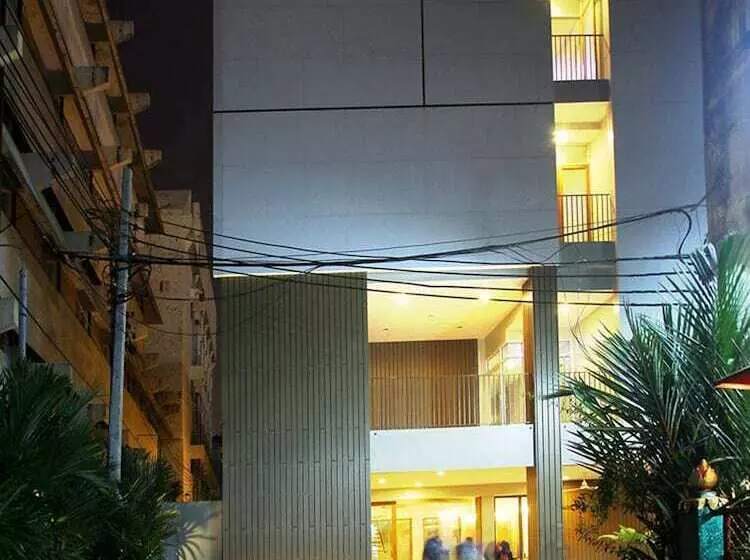 ユースホステル Chern Bangkok