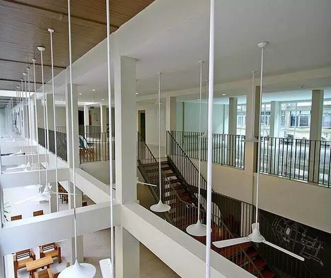 ユースホステル Chern Bangkok