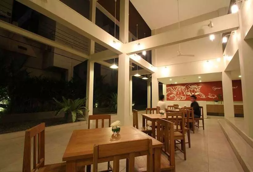 ユースホステル Chern Bangkok