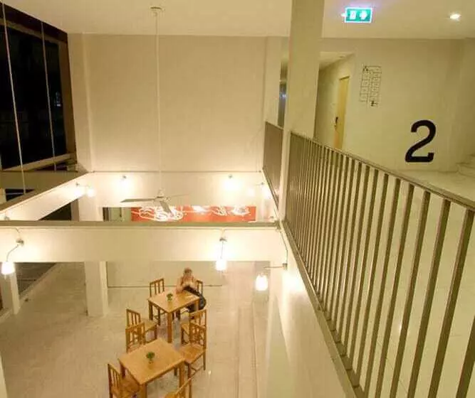 ユースホステル Chern Bangkok