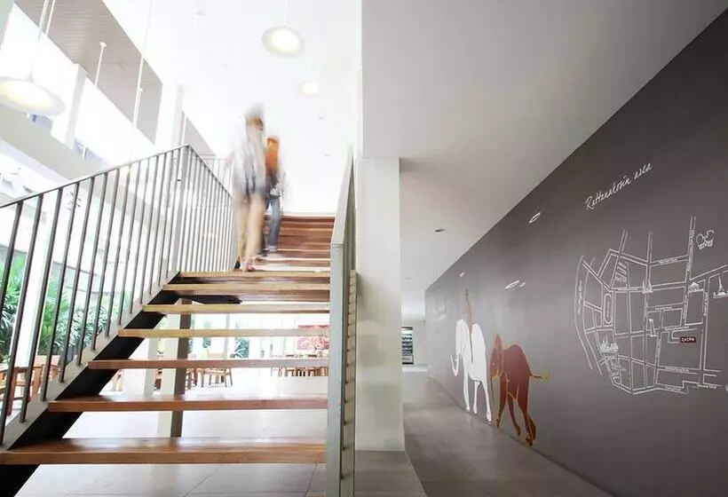 ユースホステル Chern Bangkok