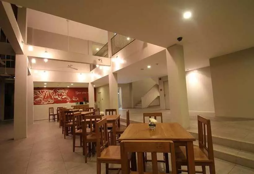 ユースホステル Chern Bangkok