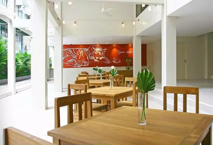 ユースホステル Chern Bangkok