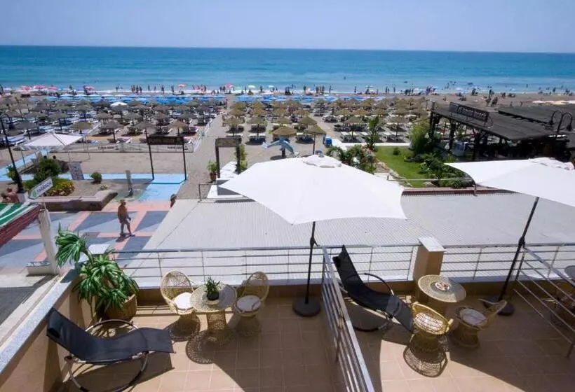 Carihuela Beach Apartamentos