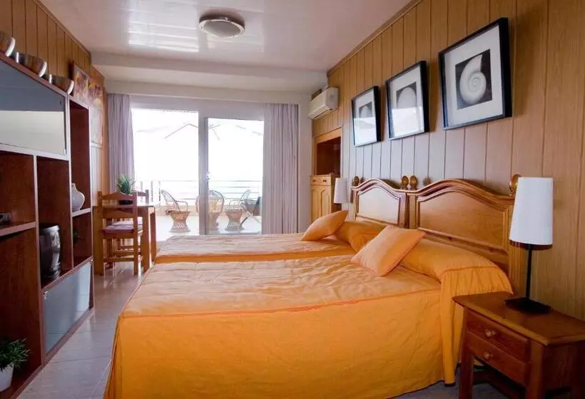 Carihuela Beach Apartamentos