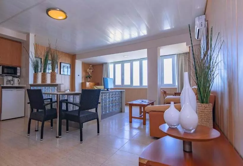 Carihuela Beach Apartamentos