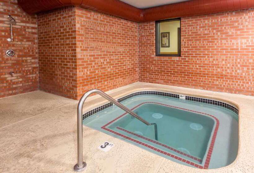 בית מלון כפרי Baymont By Wyndham Midland