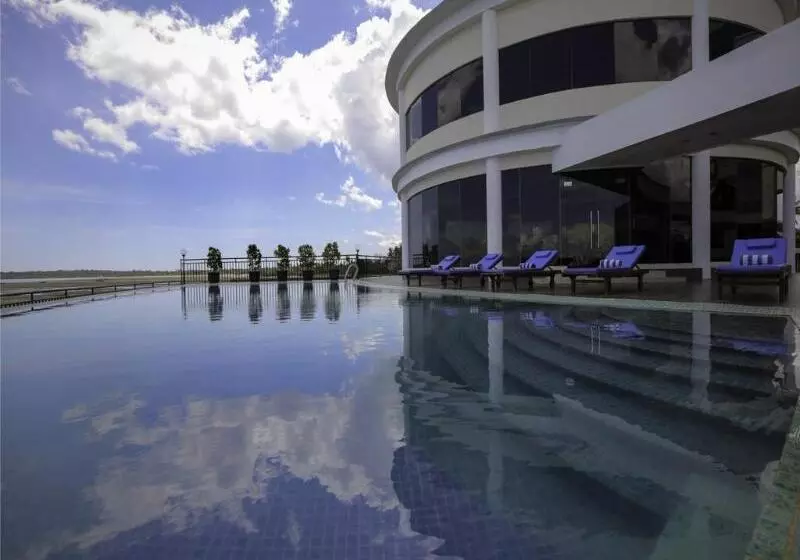 בית מלון כפרי Bw Suite Belitung