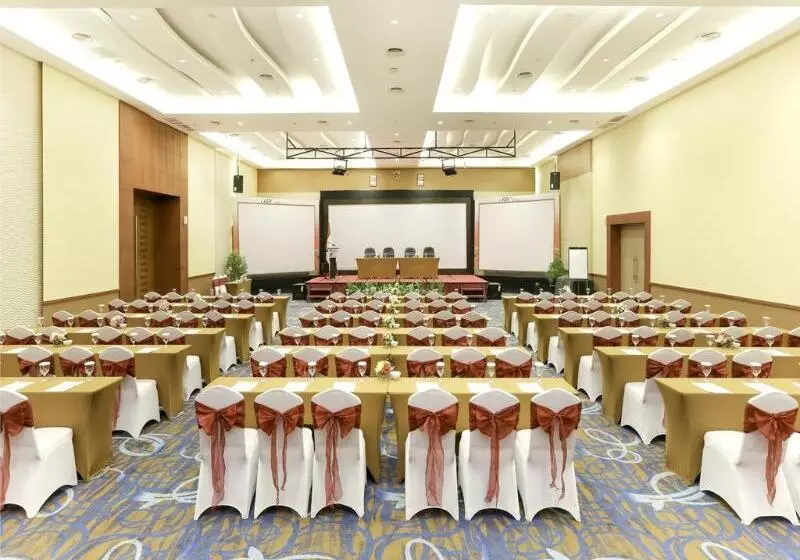 בית מלון כפרי Bw Suite Belitung