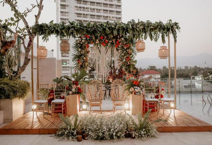 בית מלון כפרי Crowne Plaza Bandung, An Ihg