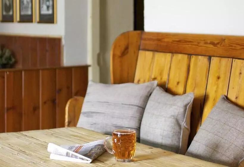 Отель Exmoor White Horse Inn