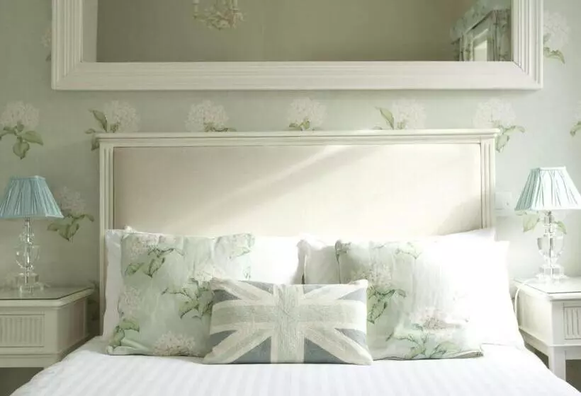 Отель Exmoor White Horse Inn