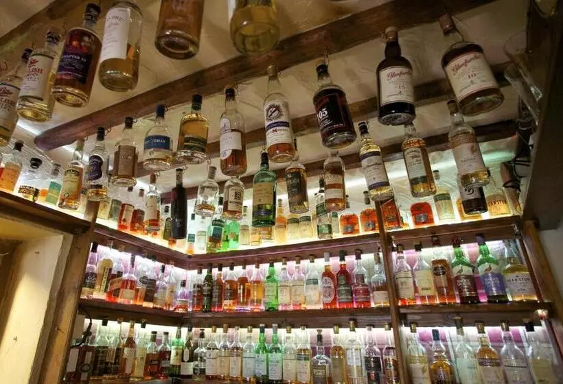 Отель Exmoor White Horse Inn