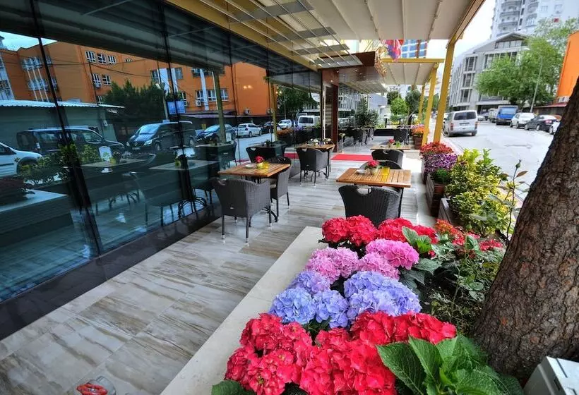 هتل Golden Deluxe