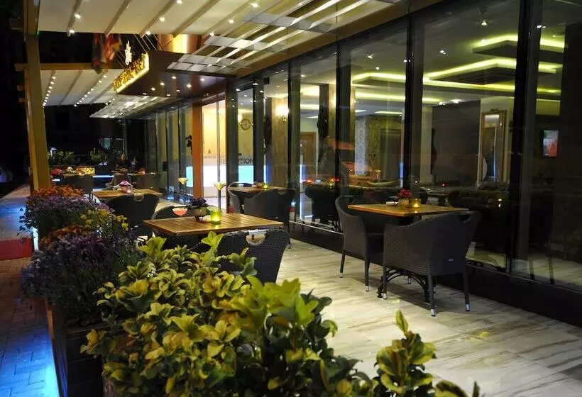 هتل Golden Deluxe