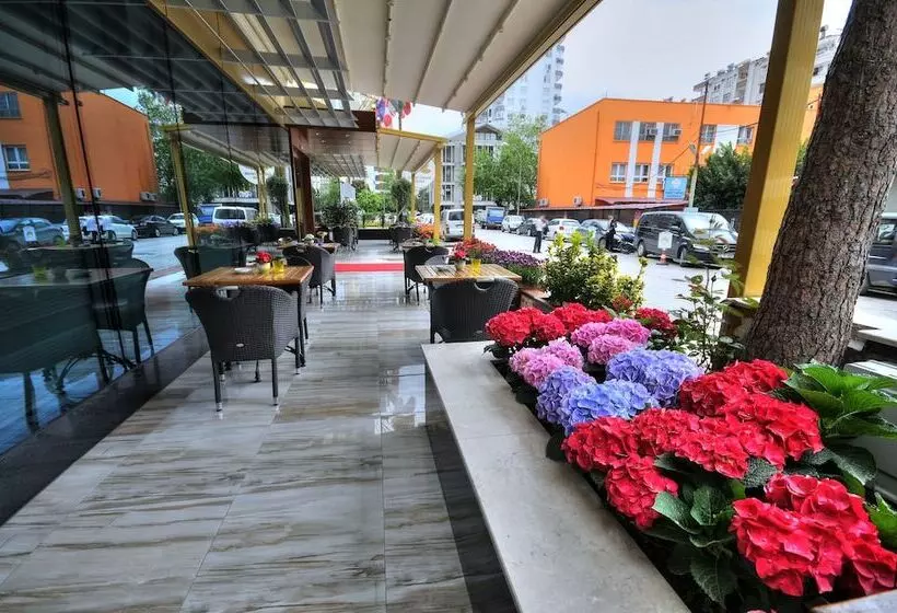 هتل Golden Deluxe