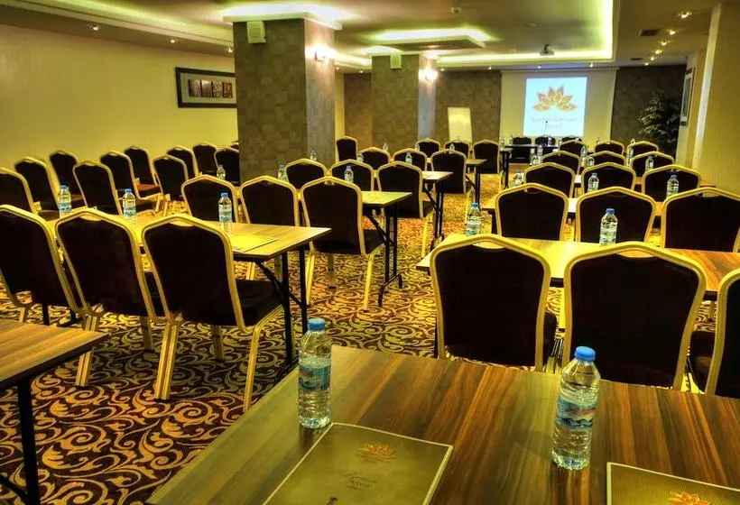 هتل Golden Deluxe