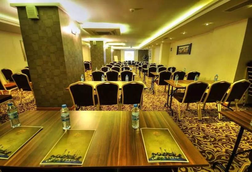 هتل Golden Deluxe