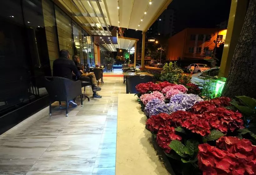 هتل Golden Deluxe